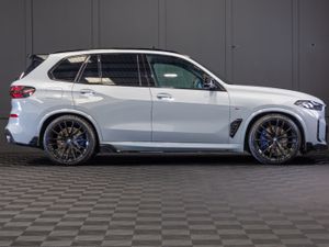 232 BMW X5 X-Drive 50e M-Sport - Image 2