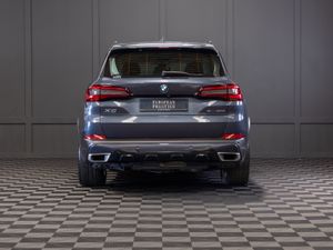 2019 BMW X5 X-Drive 30d X-Line 5 Seat N1 Crewcab - Image 4