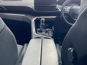 Peugeot 3008 ALLURE BLUEHDI S/S - Image 4