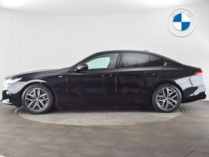 BMW i5 Edrive40 M Sport Saloon - Image 3