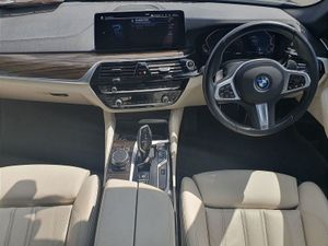 BMW 5 Series 530e M Sport Touring - Image 4
