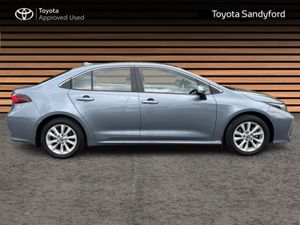 Toyota Corolla HYBRID LUNA AUTO SALOON // TOYOTA S - Image 3