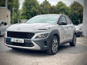 Hyundai Kona 1.6 Hybrid Executive Two Tone Roof A - Image 4