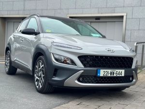 Hyundai Kona 1.6 Hybrid Executive Two Tone Roof A - Image 3