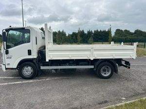 2022 Isuzu Tipper - Image 4