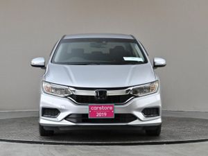 Honda Grace 1.5 Hybrid 4DR Auto  android Car Play - Image 2