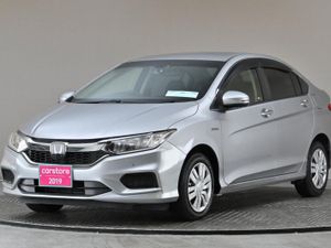Honda Grace 1.5 Hybrid 4DR Auto  android Car Play - Image 3
