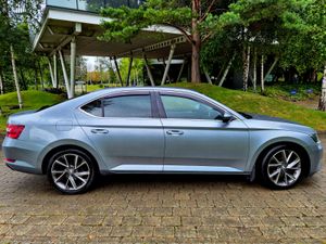 Skoda Superb 2.0Tdi Executive Leather interior - Image 2