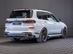 2023 BMW X7 X-Drive 40d M-Sport 2 Seat Commercial - Image 3