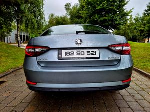 Skoda Superb 2.0Tdi Executive Leather interior - Image 4