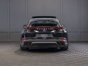 2024 Porsche Panamera 4 V6 E-Hybrid - Image 4