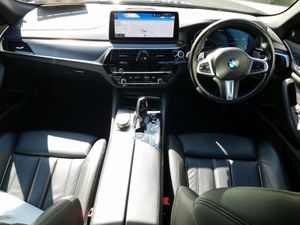 BMW 5 Series 530e M Sport - Image 4