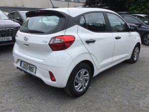 Hyundai i10 Classic 5DR - Only 21 000 Km - Warran - Image 3