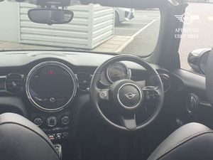MINI CONVERTIBLE Cooper Classic - Image 4