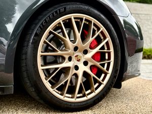 Porsche Panamera 10 YEAR ANNIVERSARY FULLY LOADED - Image 4