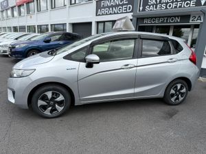 2015 Honda Fit 1.5 Hybrid Auto, 55k Miles only - Image 3