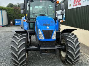 New Holland TD5.105 Tractor - Image 2