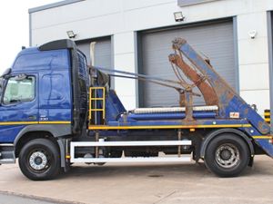 2016 VOLVO FM330 4X2 SKIP LOADER DRAW-BAR SPEC - Image 4