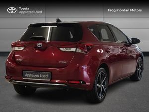 Toyota Auris HYBRID LUNA SPORT - Image 2