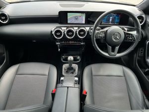 Mercedes-Benz CLA 180 Progressive Edition Manual - Image 4