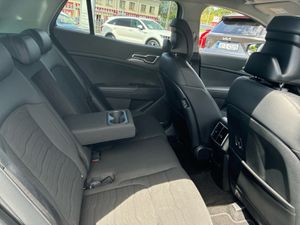 Kia Sportage MANUAL 5DR - Image 4