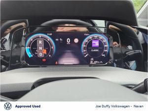Volkswagen Golf R-line 2.0 TDI 150HP Auto - Image 3