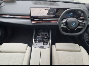 BMW i5 Edrive40 Sport Edition - Image 4