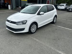 Volkswagen Polo 2014 with CarPlay - Image 2