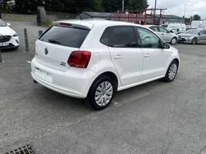 Volkswagen Polo 2014 with CarPlay - Image 3