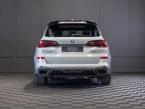 2025 BMW X5 X-Drive 50e M-Sport - Image 4