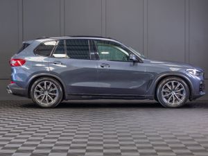2019 BMW X5 X-Drive 30d X-Line 5 Seat N1 Crewcab - Image 2