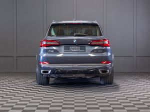 2019 BMW X5 X-Drive 30d X-Line 5 Seat N1 Crewcab - Image 4