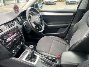 Skoda Octavia SOL 1.6tdi 115HP Manual - Image 3