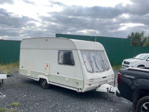 Swift 4 Berth Lightweight Caravan For Sale - Image 4