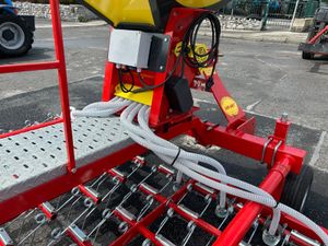 Jarmet 3Metre grass Harrow with air seeder - Image 4
