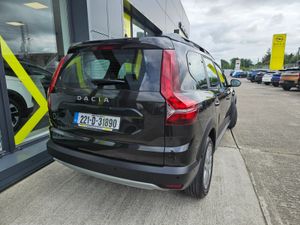 Dacia Jogger TCE 110 Comfort 7 Seater - Image 4