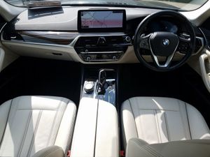 BMW 5 Series 520d SE - Image 4