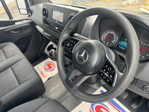 Mercedes-Benz Sprinter 2022 MWB - Image 4