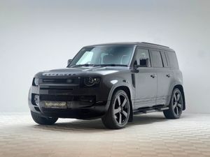 Land Rover Defender HSE X-dynamic P400e  pan Roof - Image 3
