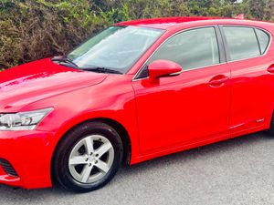 2014 LEXCUS CT HYBRID IMMACULATE - Image 2