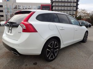 Volvo V60 2.0 D4 SE Luxury Diesel 190BHP Automati - Image 4