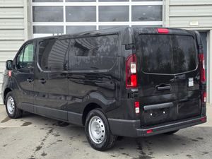 Renault Trafic Red Edition LWB Black - Image 3