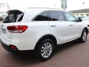 KIA SORENTO 2.2CRDI PLATINUM 4X2 5DR 7 SEATER MPV - Image 4