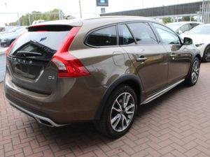 2016 Volvo V60 CROSS COUNTRY - Image 4