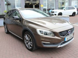 2016 Volvo V60 CROSS COUNTRY - Image 2