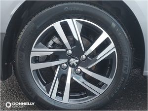 Peugeot 208 Diesel Hatchback Allure Premium - Image 4