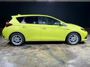Toyota Auris 1.8 HYBRID - Image 4