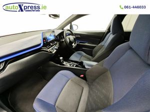 Toyota C-HR Hybrid Luna Sport Automatic, Reversing - Image 4