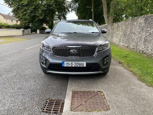 KIA SORENTO 2.2 4x2 PLATINUM - Image 2