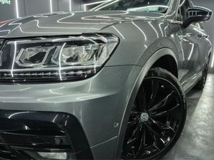 Volkswagen Tiguan R-line Auto 150HP BLK Edition - Image 3